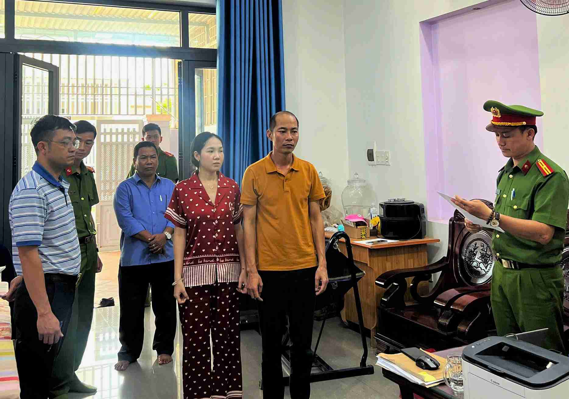 Khám xét phòng khám nha khoa, bắt 