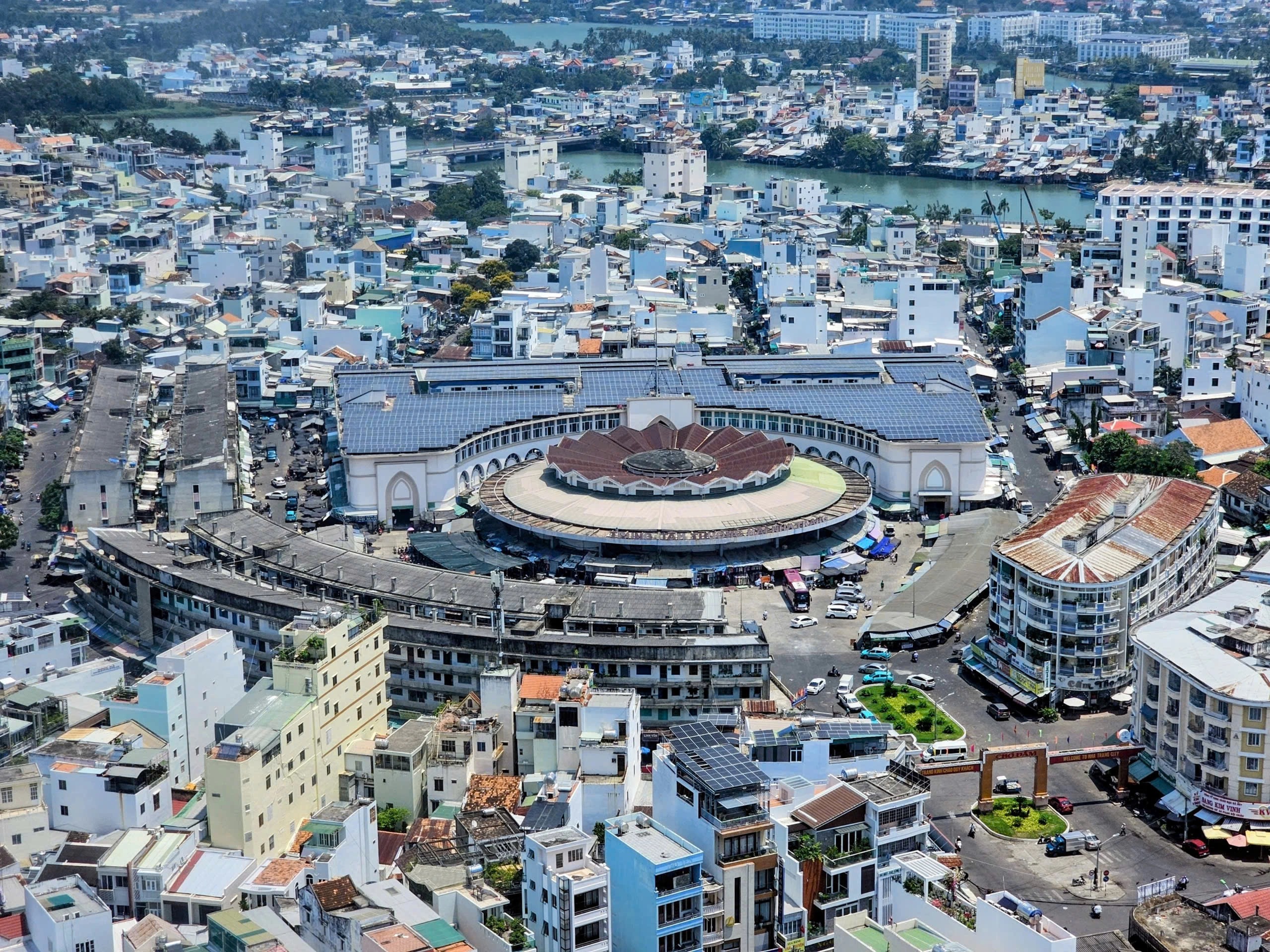 Khánh Hòa chỉ đạo xử lý dứt điểm 54 dự án đầu tư tồn đọng - Ảnh 3.