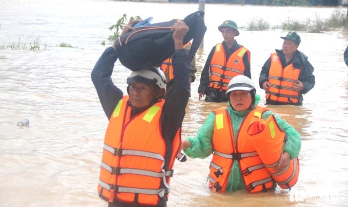 Khánh Hòa đề nghị các đơn vị viễn thông không để gián đoạn thông tin liên lạc trong các đợt mưa lũ - Ảnh 1. Khánh Hòa - Ảnh 1.