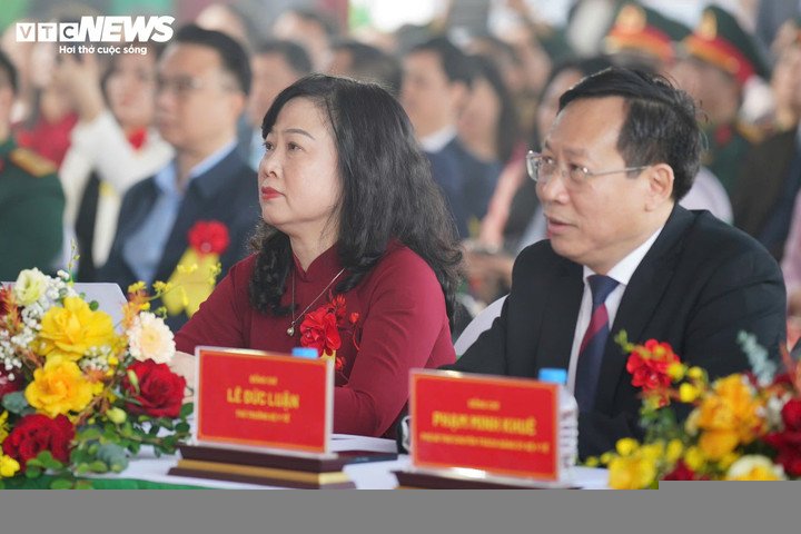 Khánh thành Bệnh viện Bạch Mai và Việt Đức cơ sở 2, kỳ vọng giảm quá tải y tế 1 Bộ trưởng Bộ Y tế Đào Hồng Lan, Thứ trưởng Bộ Y tế Lê Đức Luận tham dự sự kiện. (Ảnh: Quang Minh)