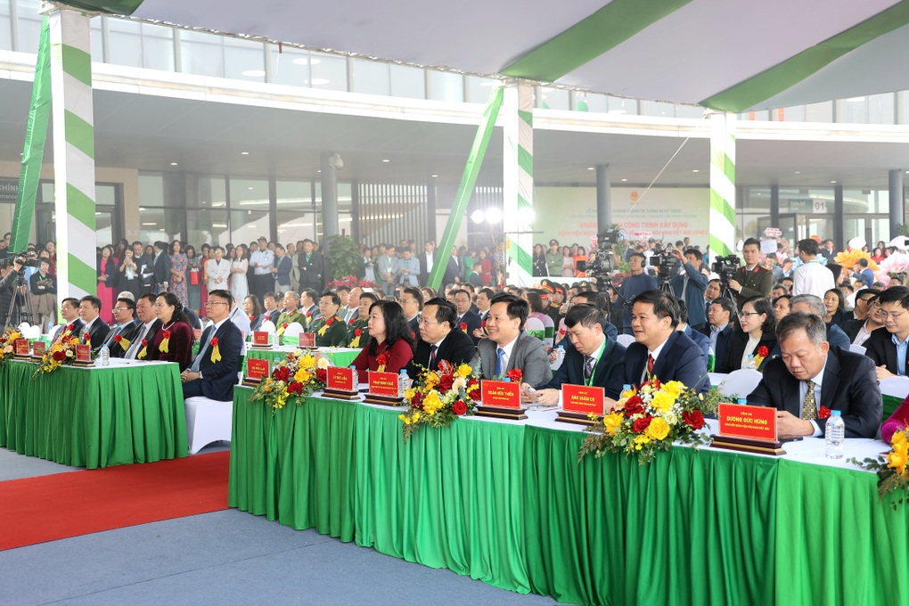 Khánh thành Bệnh viện Việt Đức, Bạch Mai cơ sở 2 - 1