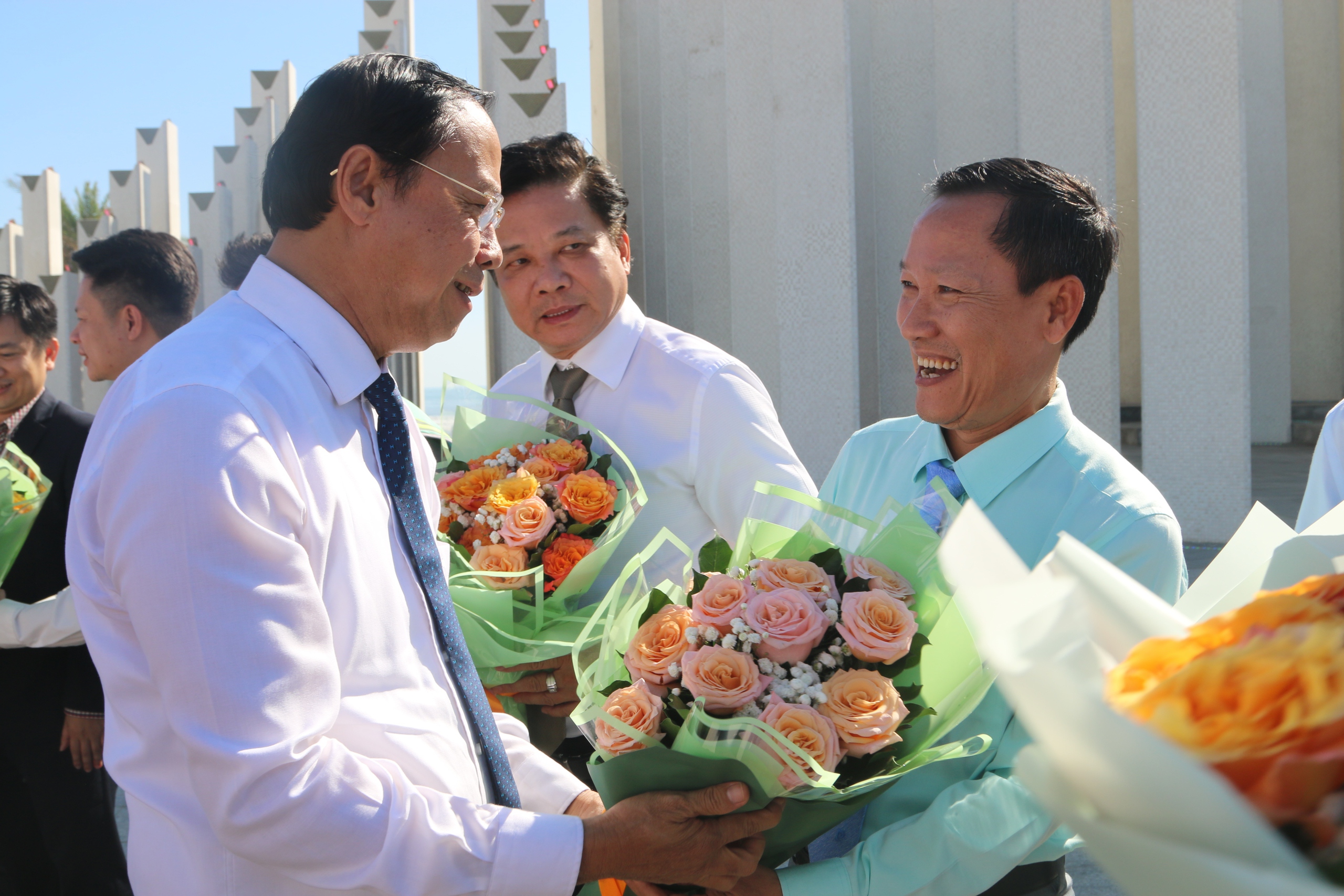 Khánh thành dự án chỉnh trang trục đường Thùy Vân, khởi công nâng cấp đường ĐT992   - Ảnh 1.