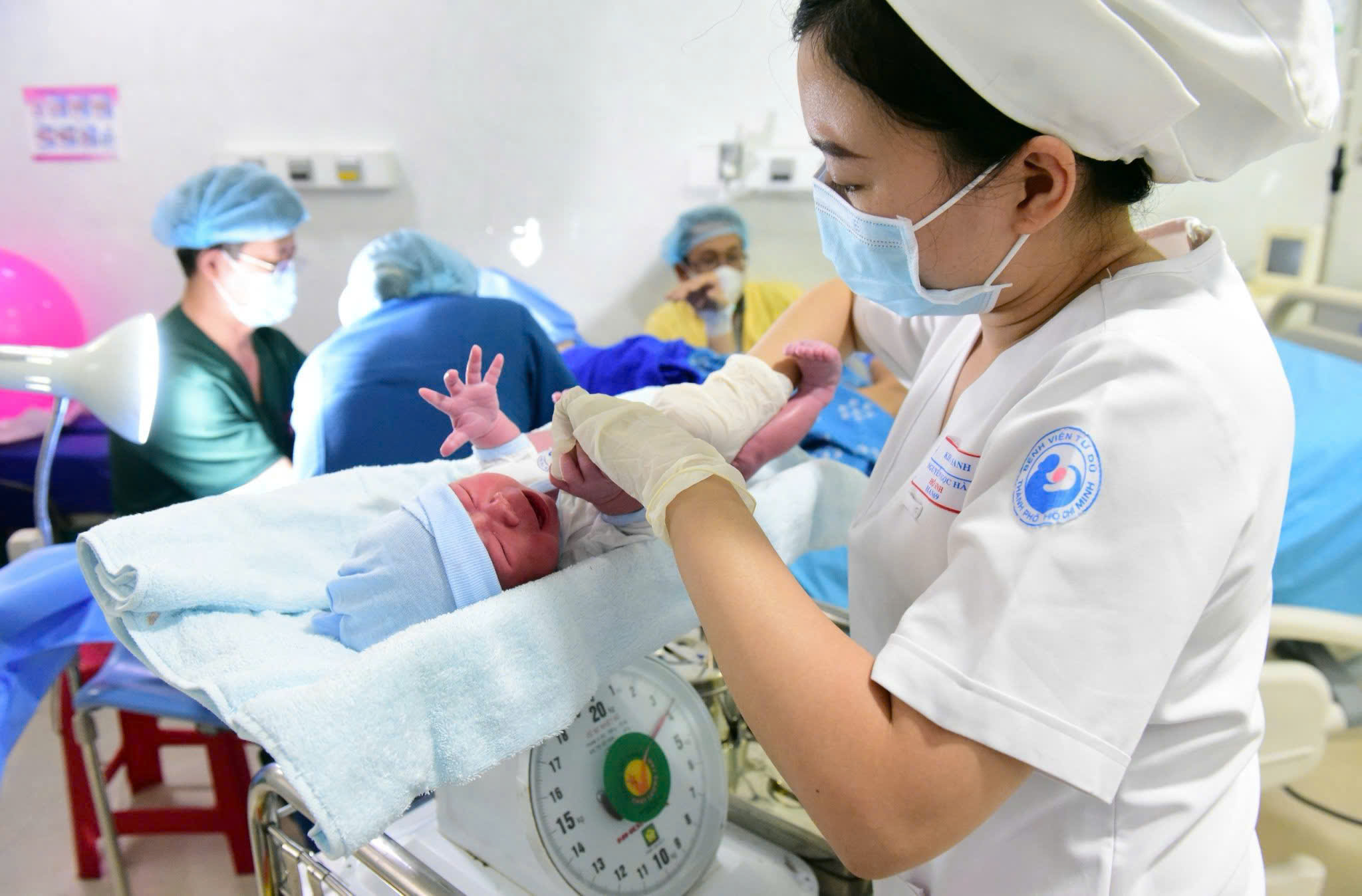 Khảo sát: Gần 50% nam giới gặp vấn đề về chất lượng tinh trùng - Ảnh 1.