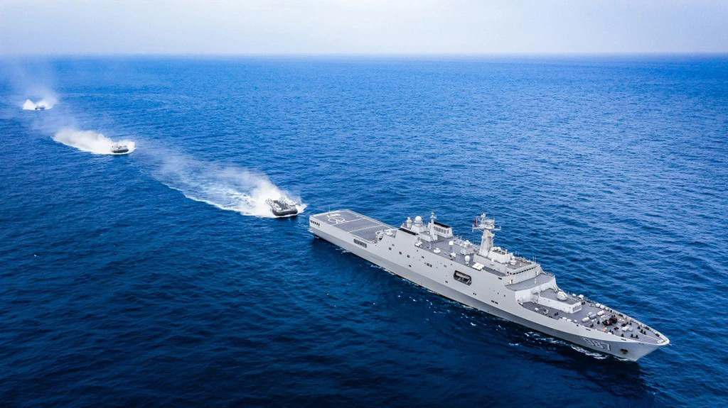 Khi Biển Đông đầy rủi ro trong năm 2025 - Ảnh 1.