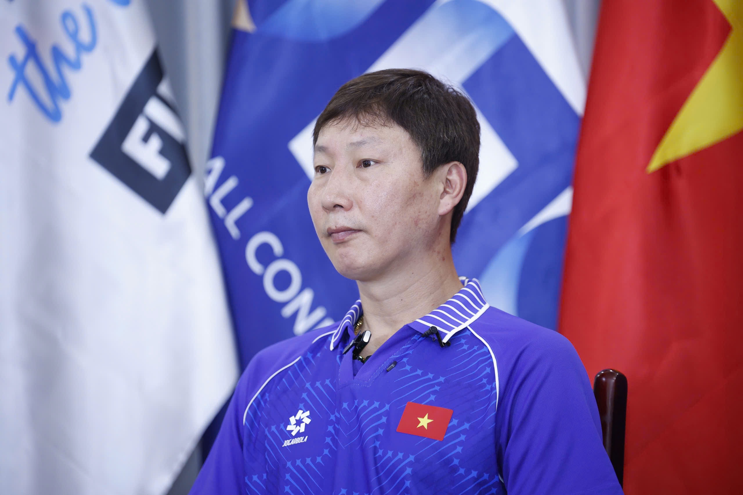 Lời cảm ơn đặc biệt HLV Kim Sang-sik gửi VFF: 'Khi chúng tôi thiếu đồ ăn ở SEA Games...'- Ảnh 1.