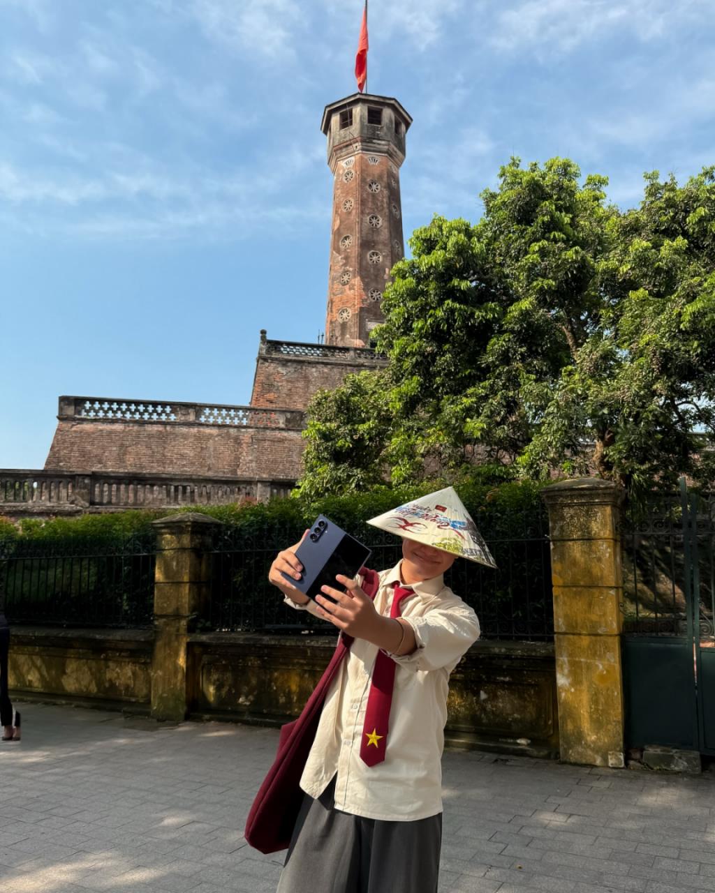 Vẽ Tết mới, vẹn ý xưa: Khi công nghệ trở thành chất liệu của ký ức- Ảnh 1.