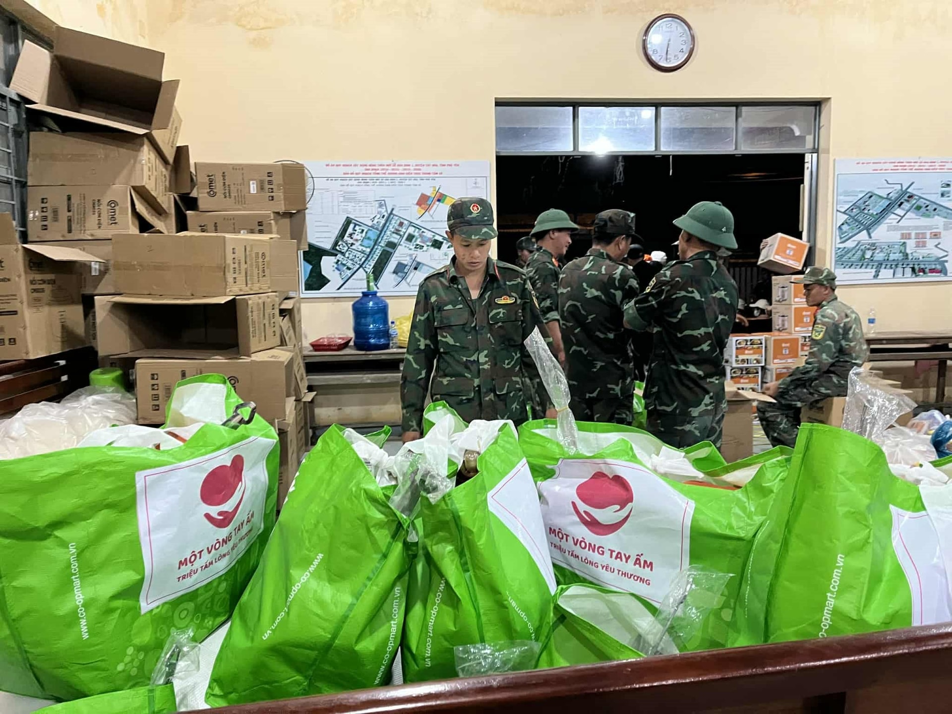 Khi nhung nguoi tu te gap nhau dung luc