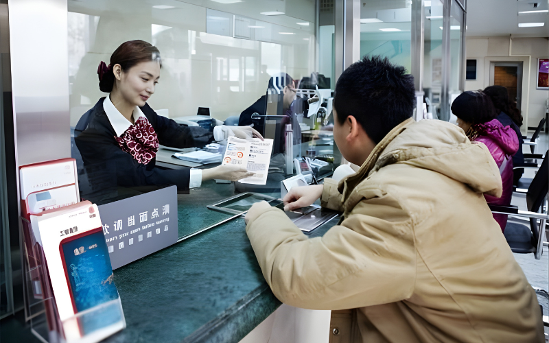 Bỏ quê đi trốn nợ xấu, 3 năm sau quay về xin trả, người đàn ông chết sững: Khoản nợ đã có người trả thay!- Ảnh 1.