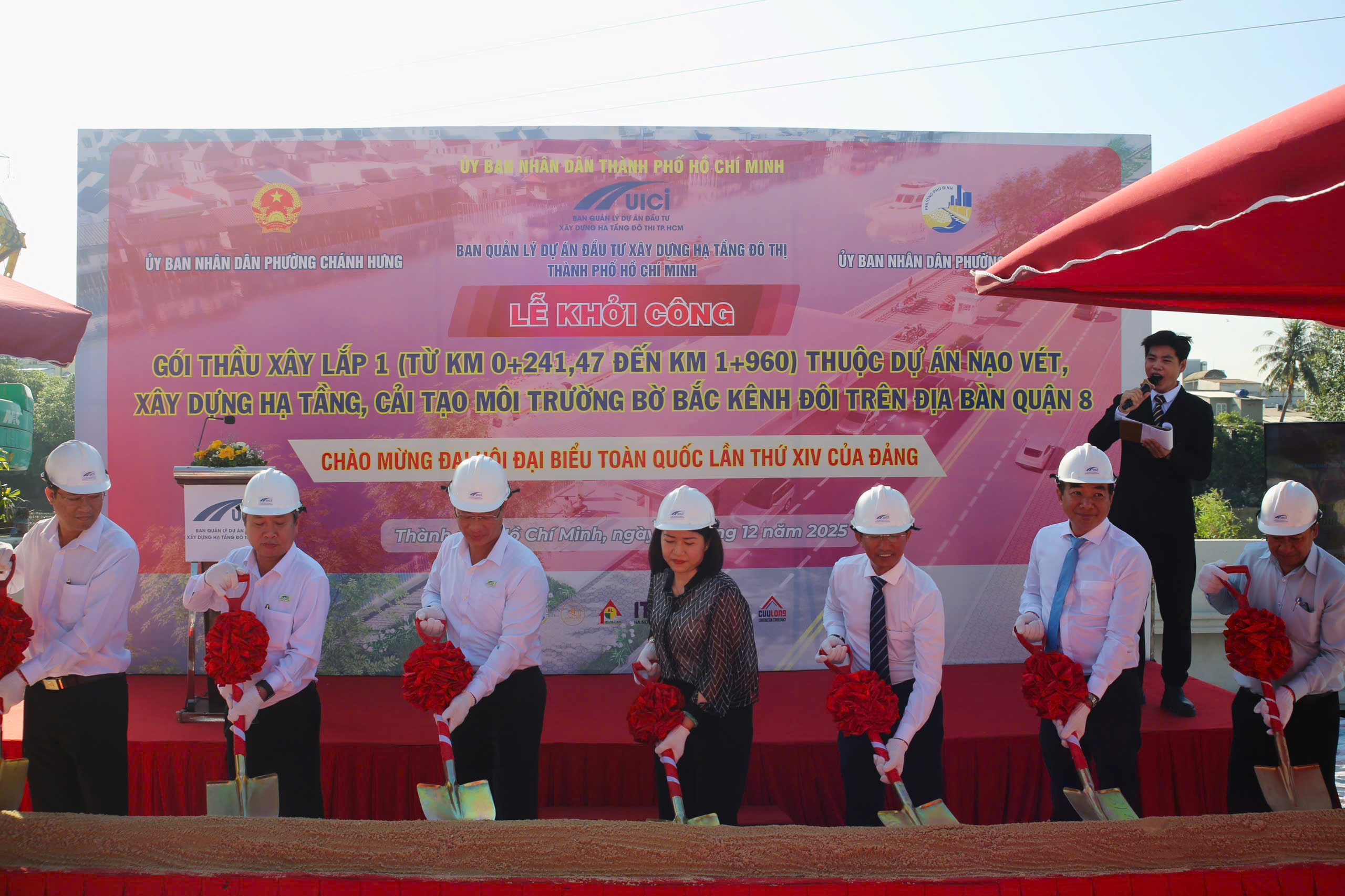 Khởi công gói thầu xây lắp 1 dự án cải tạo bờ Bắc kênh Đôi - Ảnh 1.