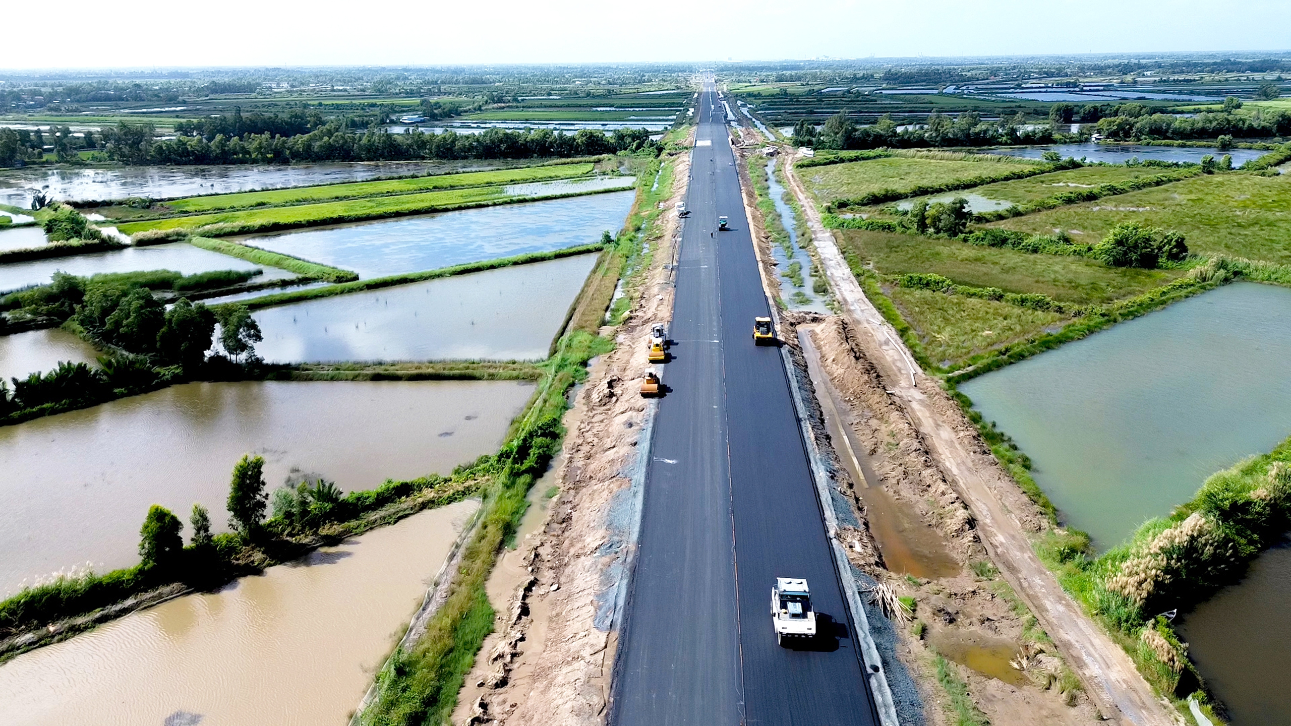 khởi công - Ảnh 1.