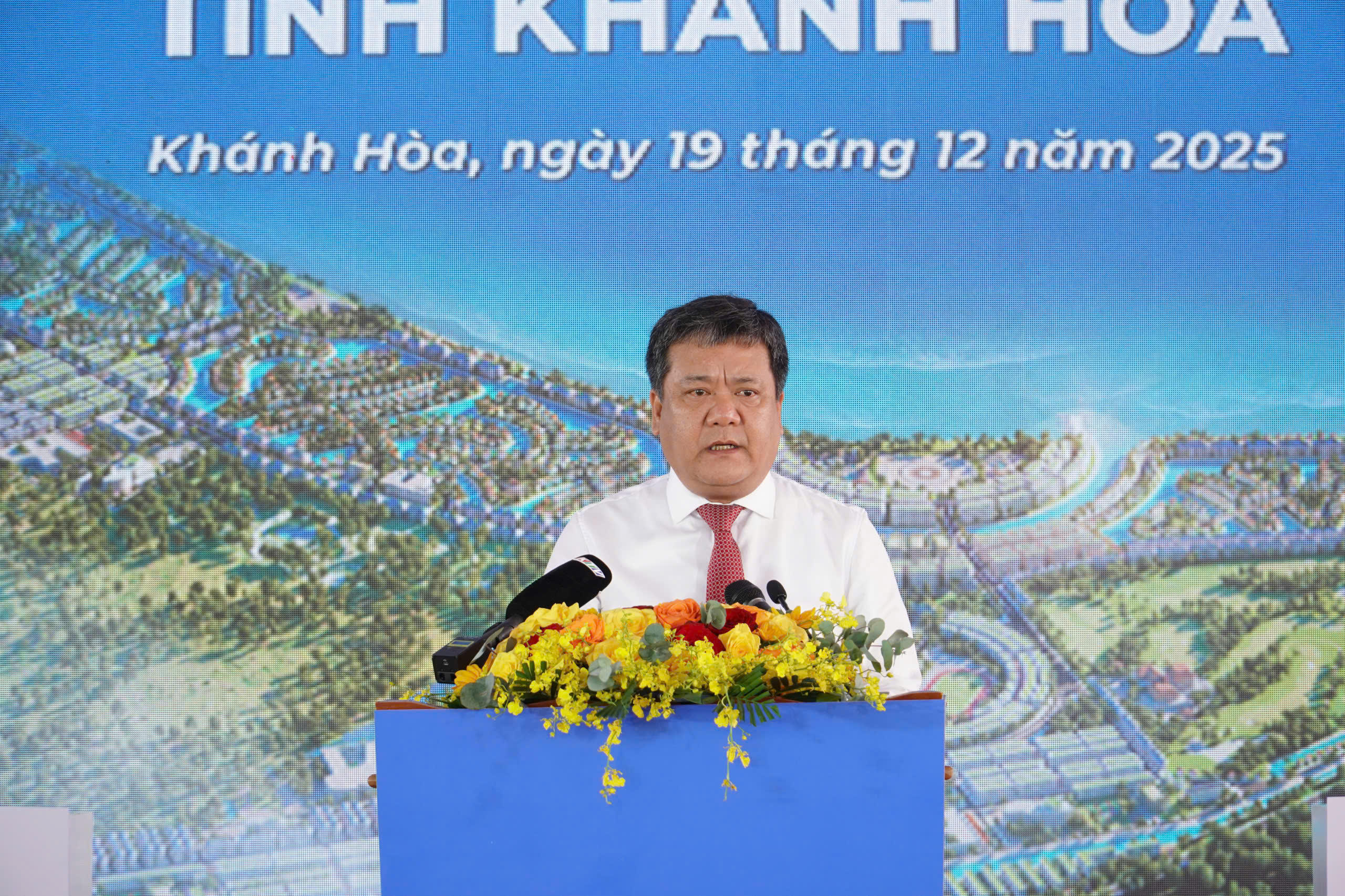 Khánh Hòa: Khởi công, khánh thành 5 dự án ngàn tỉ đồng chào mừng Đại hội Đảng toàn quốc - Ảnh 3.