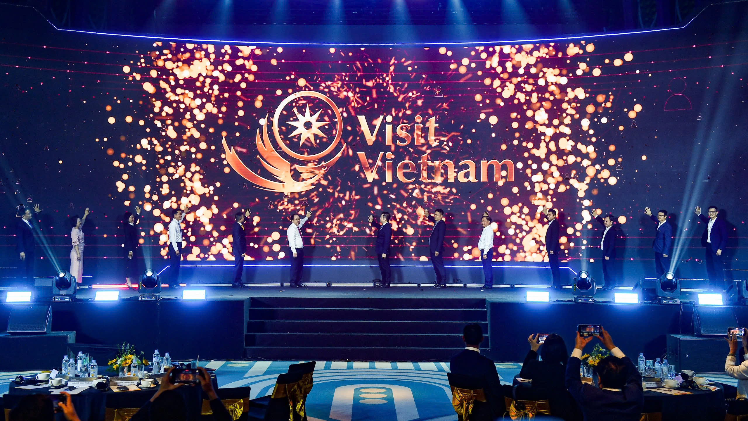 Ra mắt nền tảng Visit Vietnam: Khởi đầu kỷ nguyên số du lịch Việt Nam - Ảnh 1. Ra mắt nền tảng Visit Vietnam: Khởi đầu kỷ nguyên số du lịch Việt Nam - Ảnh 1.