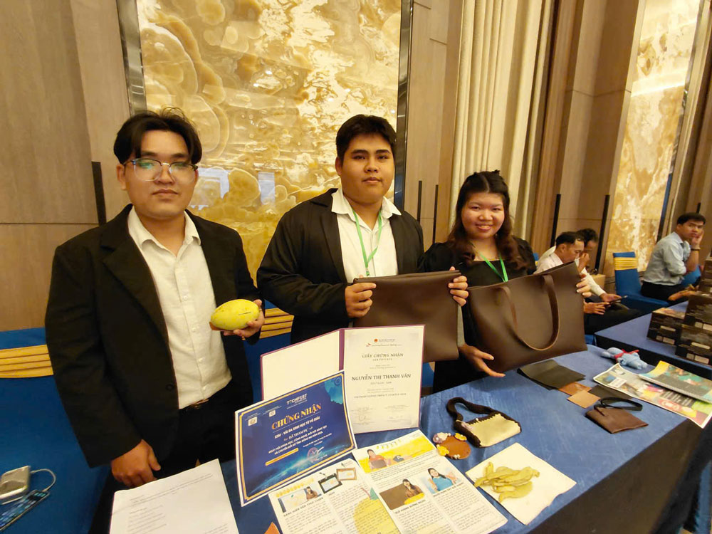 Khởi nghiệp từ 