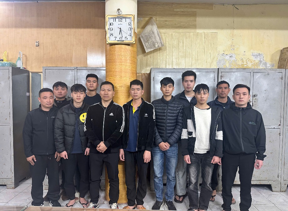 Khởi tố 13 đối tượng trong đường dây đánh bạc trực tuyến tại Hưng Yên - Ảnh 1.