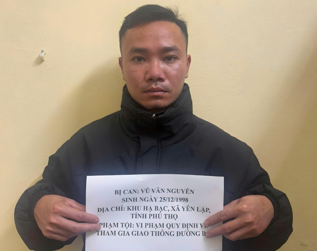 Khởi tố người lái máy xúc không giấy phép, có hơi men, gây tai nạn - 1