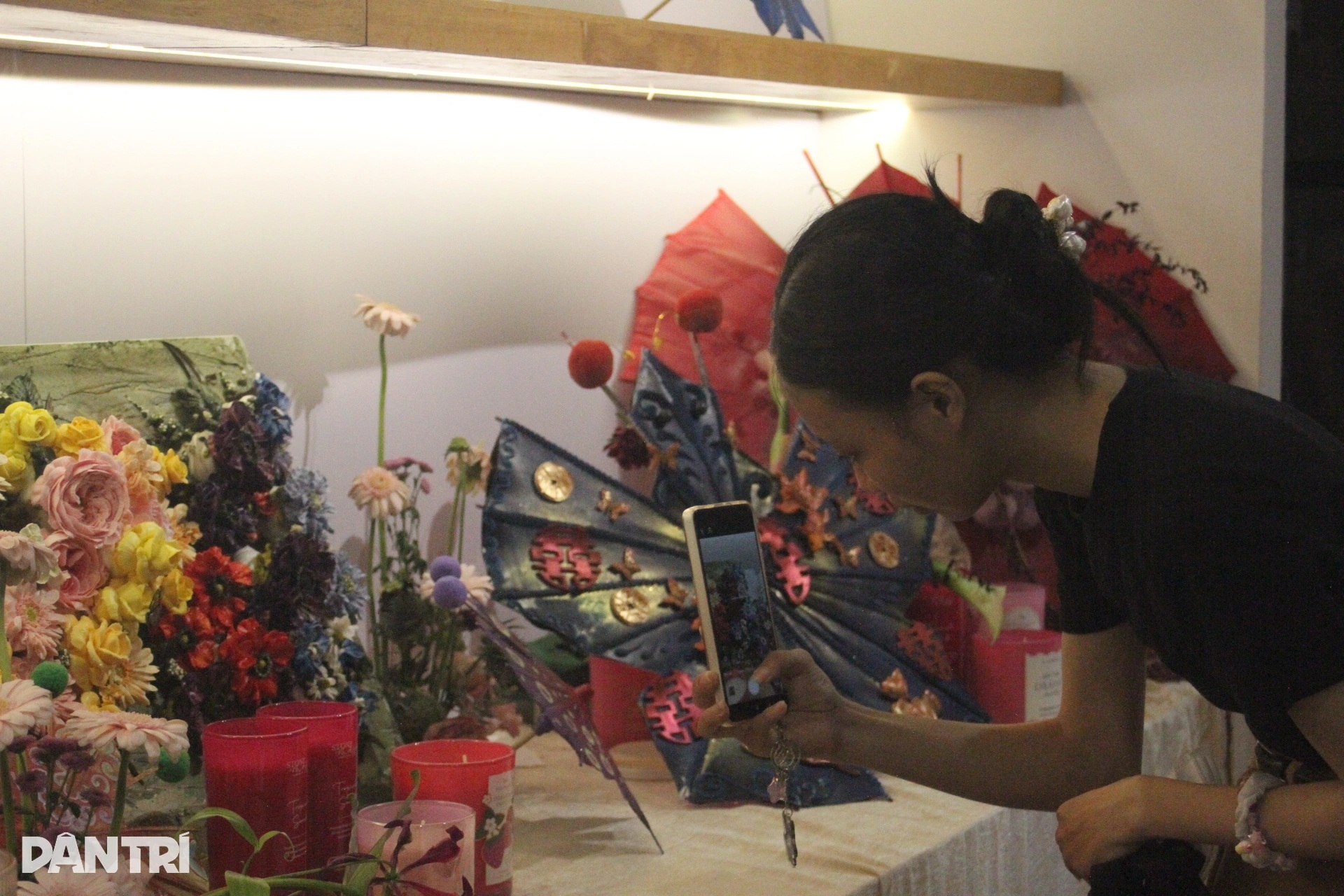 Không gian trưng bày Lồng Lộng mở ra góc nhìn mới về chiếc lọng Việt - 1