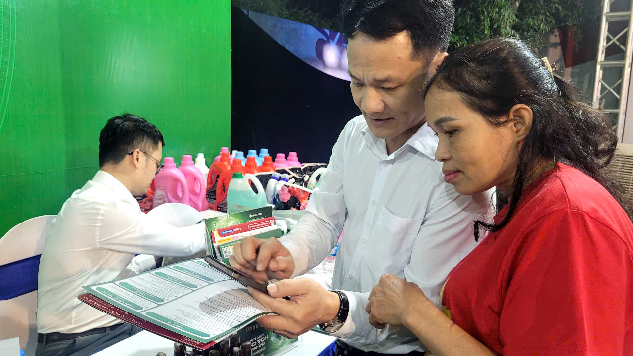 Không nhân nhượng hàng giả, kém chất lượng - Ảnh 1.