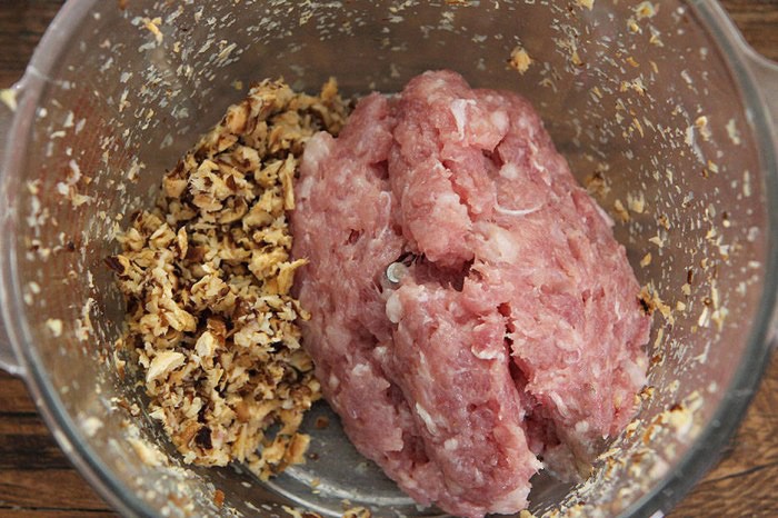 Không phải lá lốt hay mướp đắng, loại nguyên liệu này đem nhồi thịt ngon bất ngờ, hầu hết chị em chưa từng thử- Ảnh 4.