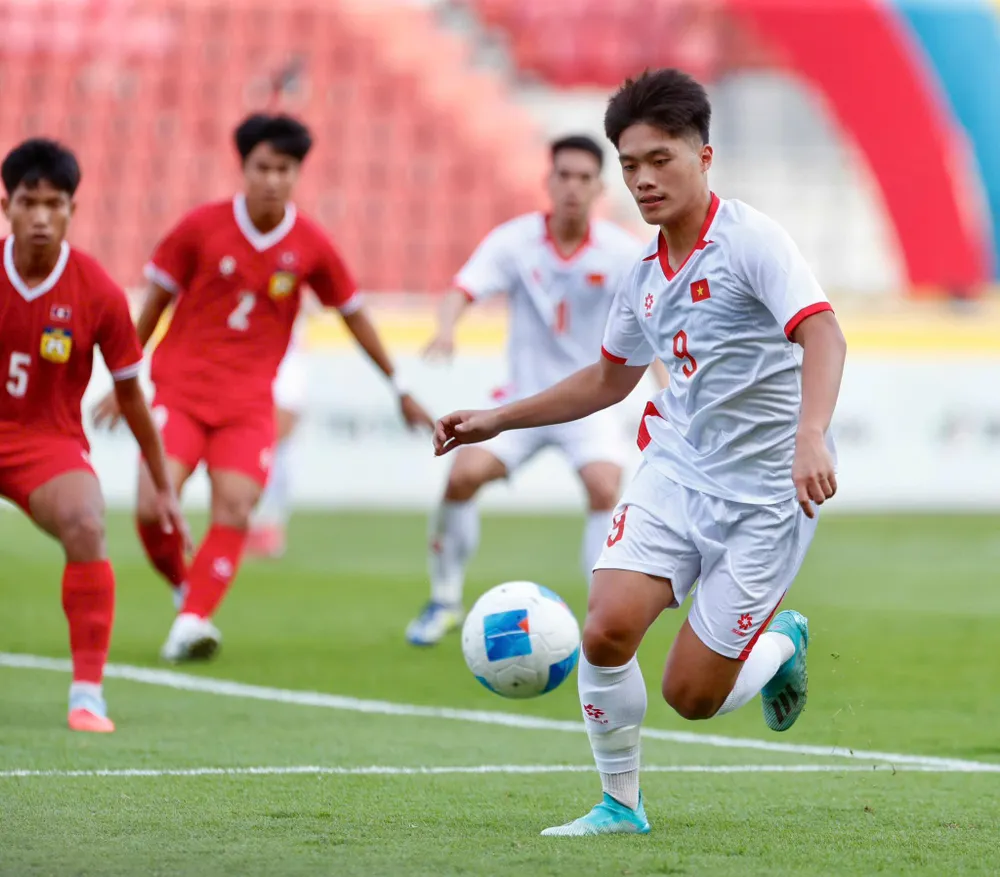 Với U-22 Việt Nam, Lào đã không phải "miếng thịt thơm" rồi. Ảnh: CTP. SEA- Games- 33- U-22- Viet-Nam- U-22Lao-1.jpg