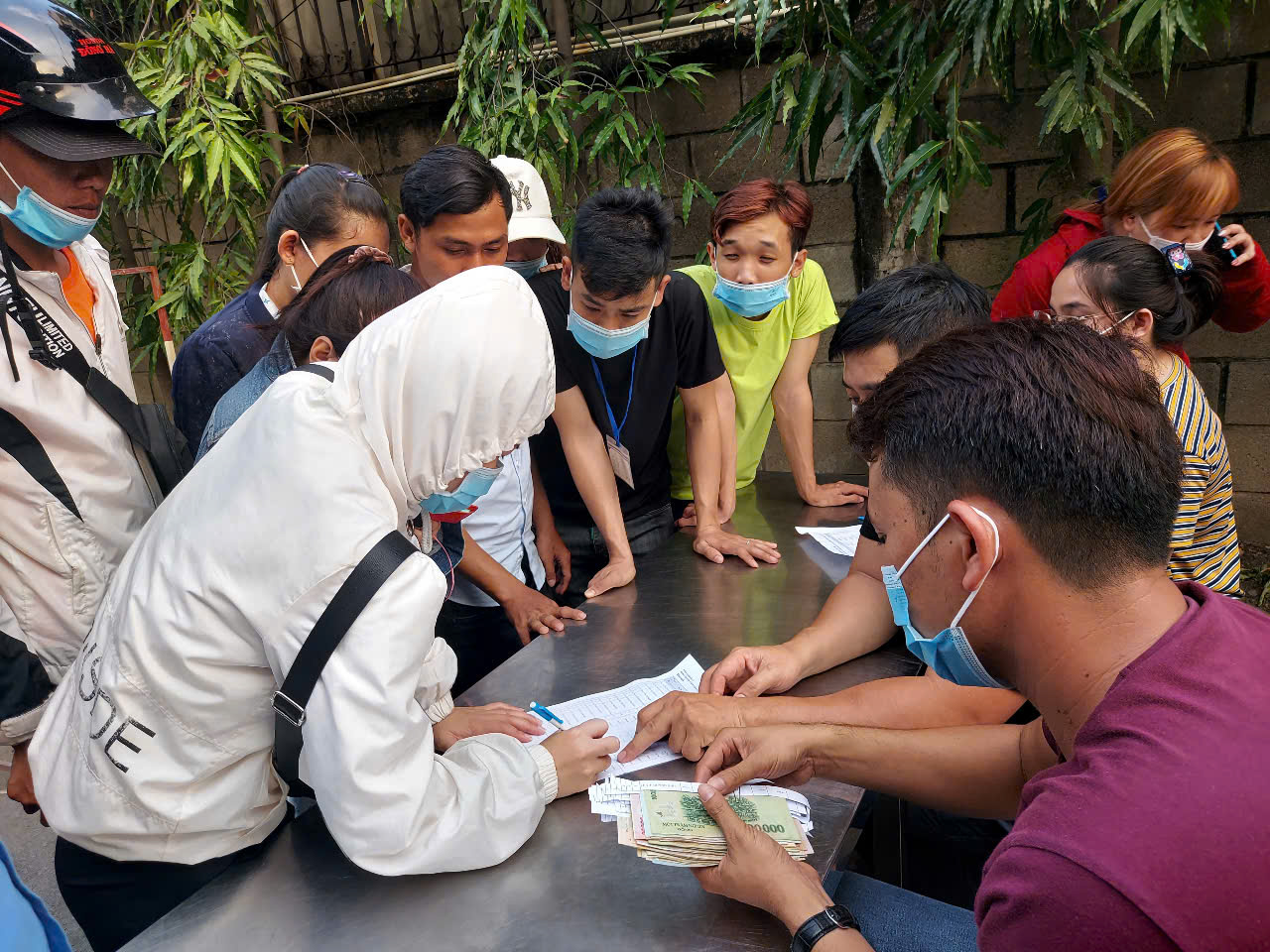 Không tăng lương tối thiểu cho người lao động, doanh nghiệp có bị xử lý? - Ảnh 1.