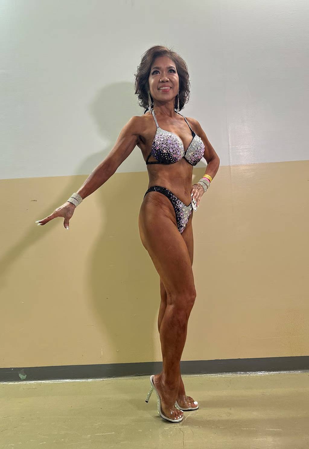 Không thể tin đây là gương mặt và thân hình của 1 cụ bà 72 tuổi- Ảnh 1. Không thể tin đây là gương mặt và thân hình của 1 cụ bà 72 tuổi- Ảnh 1.