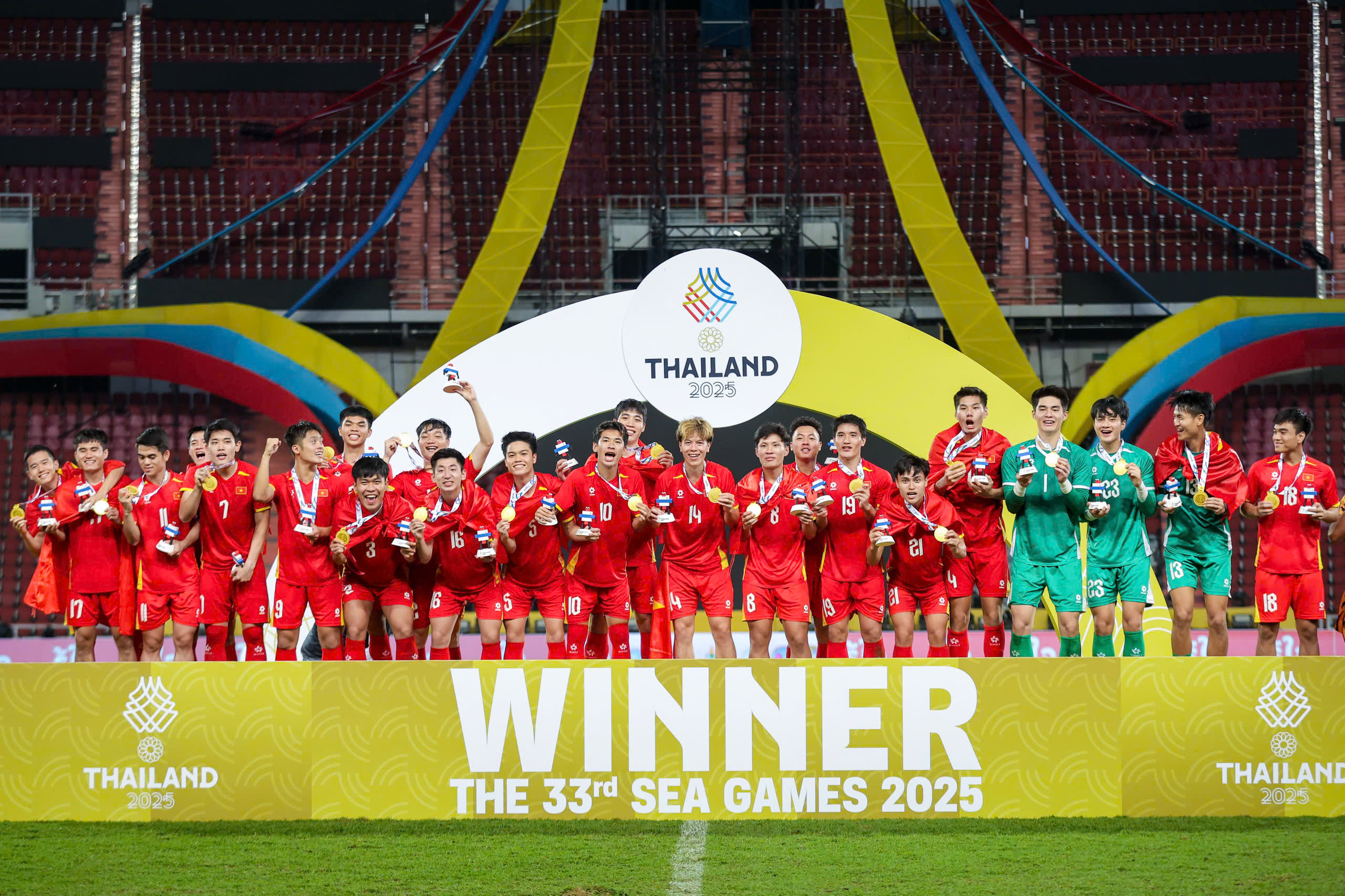 Chuyên gia Thái Lan: 'Không trị bệnh mãn tính, bóng đá chúng ta còn thua Việt Nam nhiều lần'- Ảnh 1.