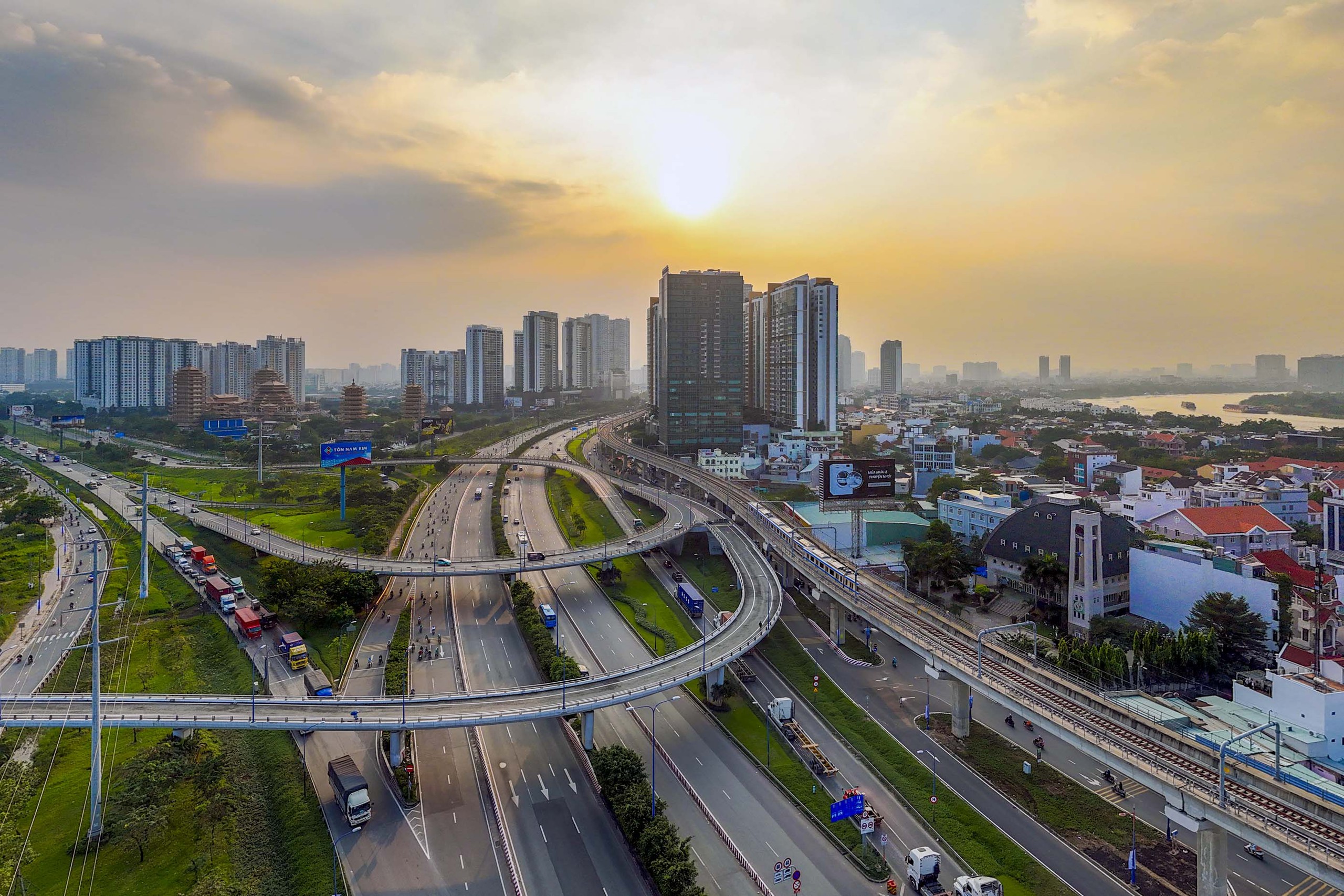 MỞ ĐƯỜNG CHO TP HCM TĂNG TỐC, VƯƠN TẦM: Không xin tiền, chỉ xin cơ chế - Ảnh 1. MỞ ĐƯỜNG CHO TP HCM TĂNG TỐC, VƯƠN TẦM: Không xin tiền, chỉ xin cơ chế - Ảnh 1.