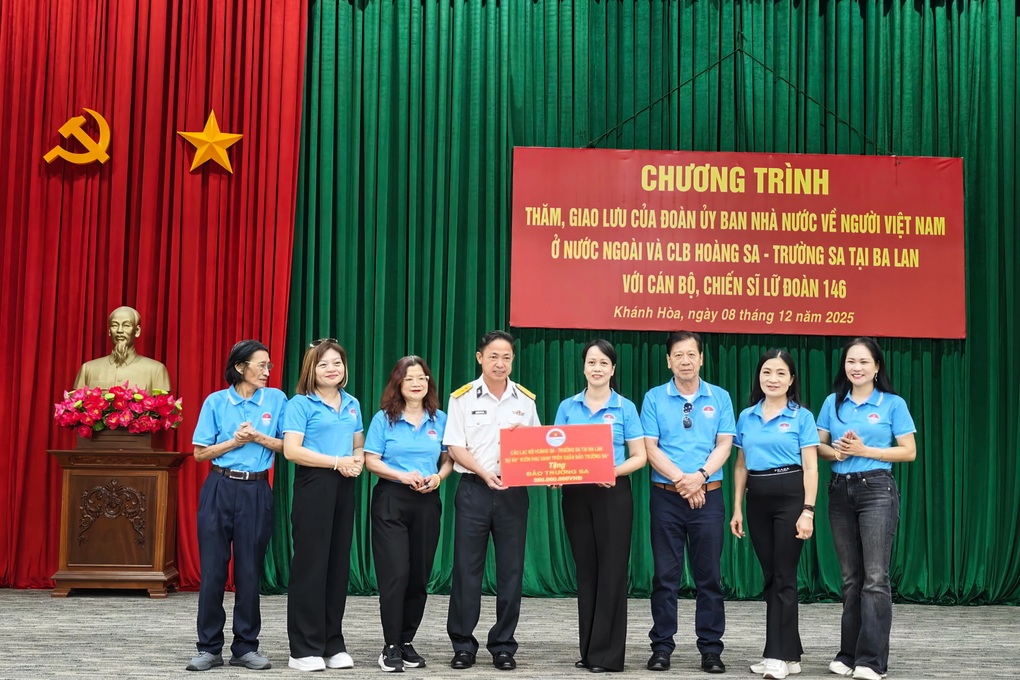 Kiều bào Ba Lan tặng vườn rau trị giá 250 triệu đồng cho đảo Trường Sa Lớn - 1