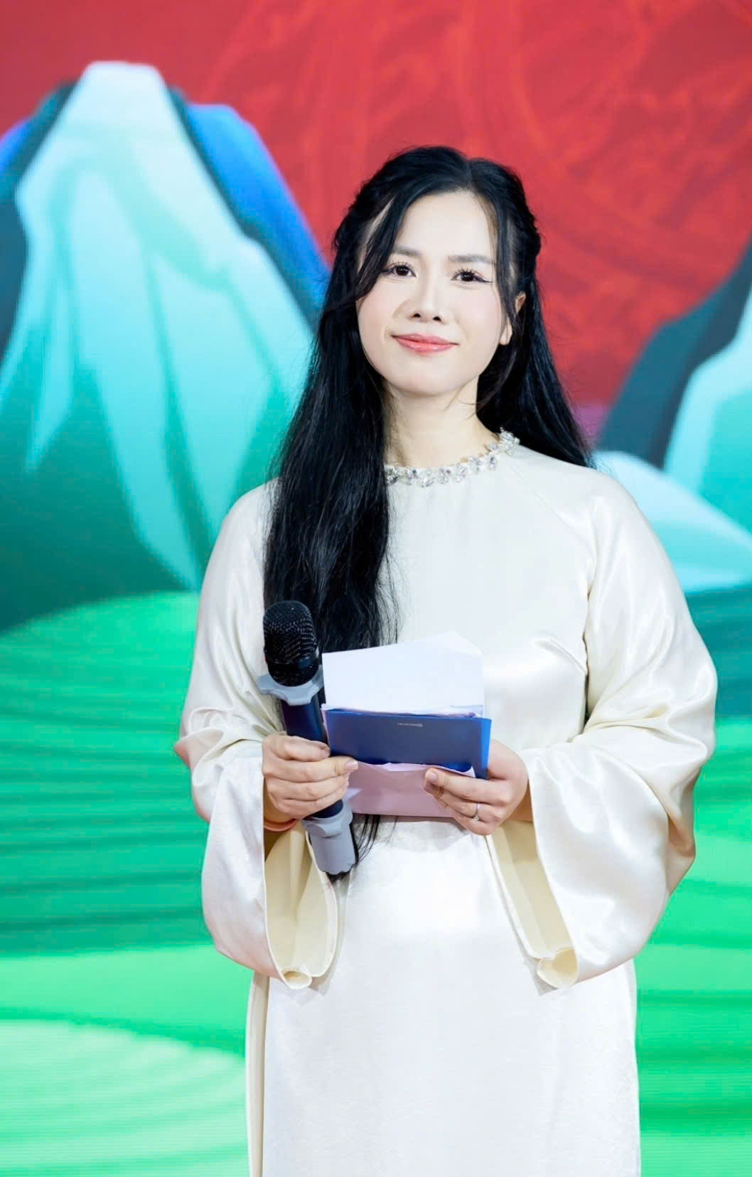 Kim Oanh – Người gieo mầm tự tin cho thế hệ MC Nhí Việt Nam- Ảnh 2.