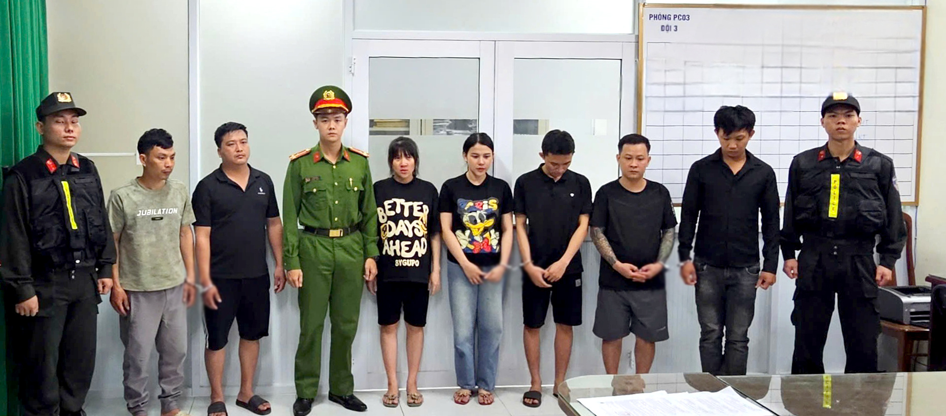 Kinh hãi, rùng mình với 'chiêu' biến 600kg thịt heo thành thịt bò bằng hóa chất - Ảnh 1.