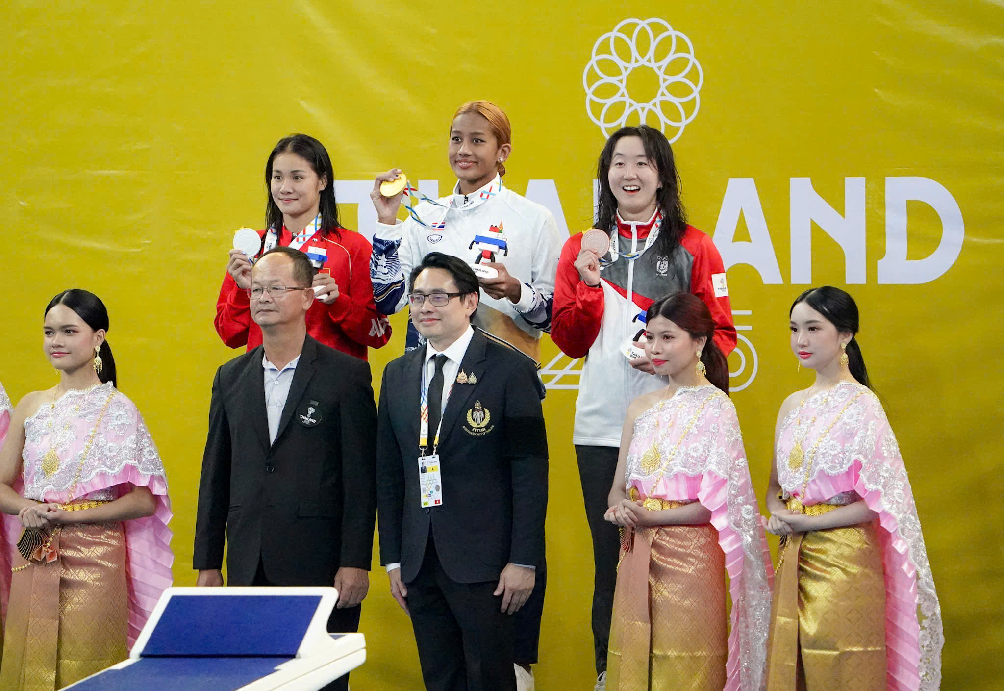 Kình ngư trẻ Việt Nam ngỡ ngàng khi đánh bại siêu sao từng giành 20 HCV SEA Games 1 SEA Games - Ảnh 1.