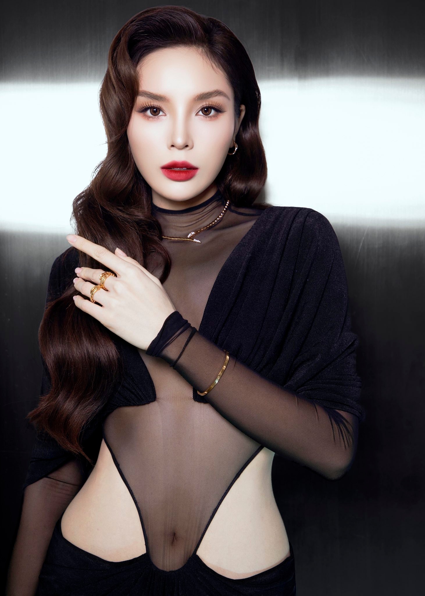 Kỳ Duyên cầu khẩn giữa ồn ào với Minh Triệu- Ảnh 2. Kỳ Duyên cầu khẩn giữa ồn ào với Minh Triệu- Ảnh 2.