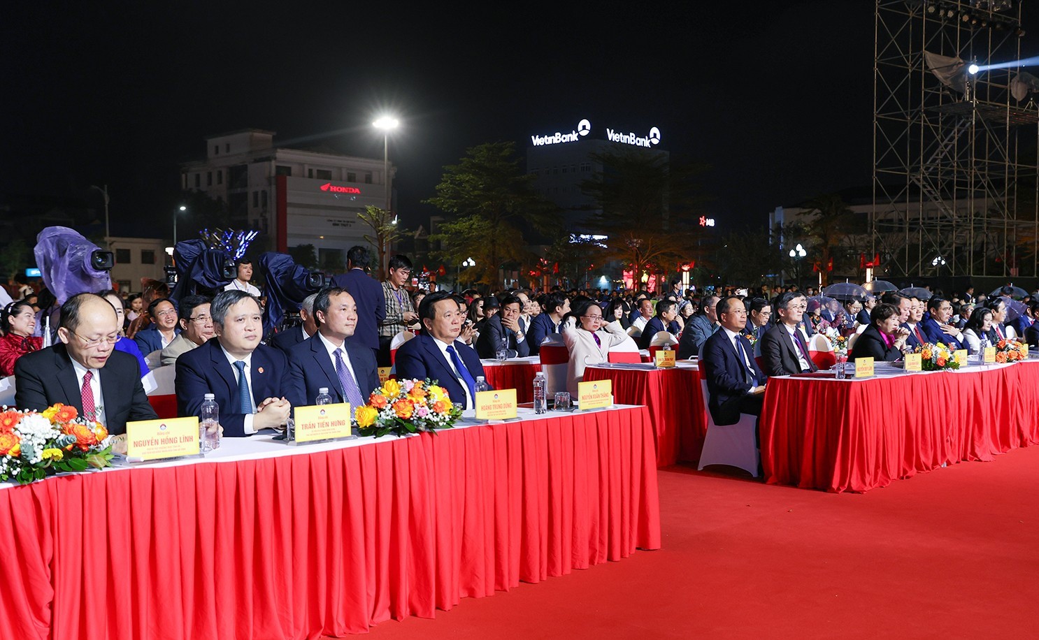 Kỷ niệm 260 năm ngày sinh đại thi hào Nguyễn Du- Ảnh 1. Kỷ niệm 260 năm ngày sinh đại thi hào Nguyễn Du- Ảnh 1.