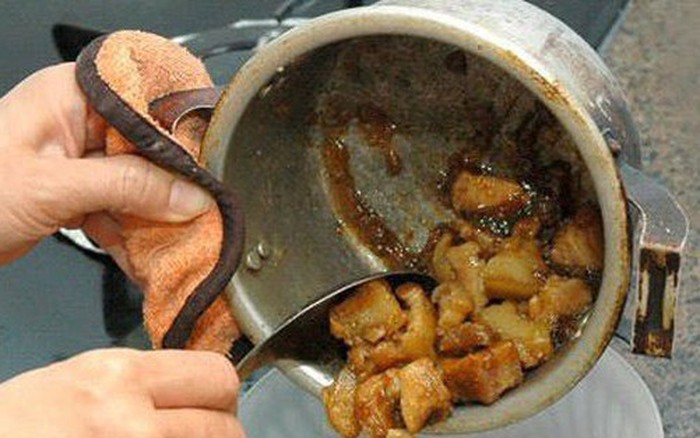 Cái gì “Miệng rộng nhưng không ăn, bụng sâu mà chẳng no”?: Là thứ quen thuộc trong bếp- Ảnh 1.