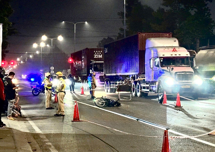 Lại xảy ra tai nạn chết người trên đường Mỹ Phước - Tân Vạn, TP.HCM- Ảnh 1.