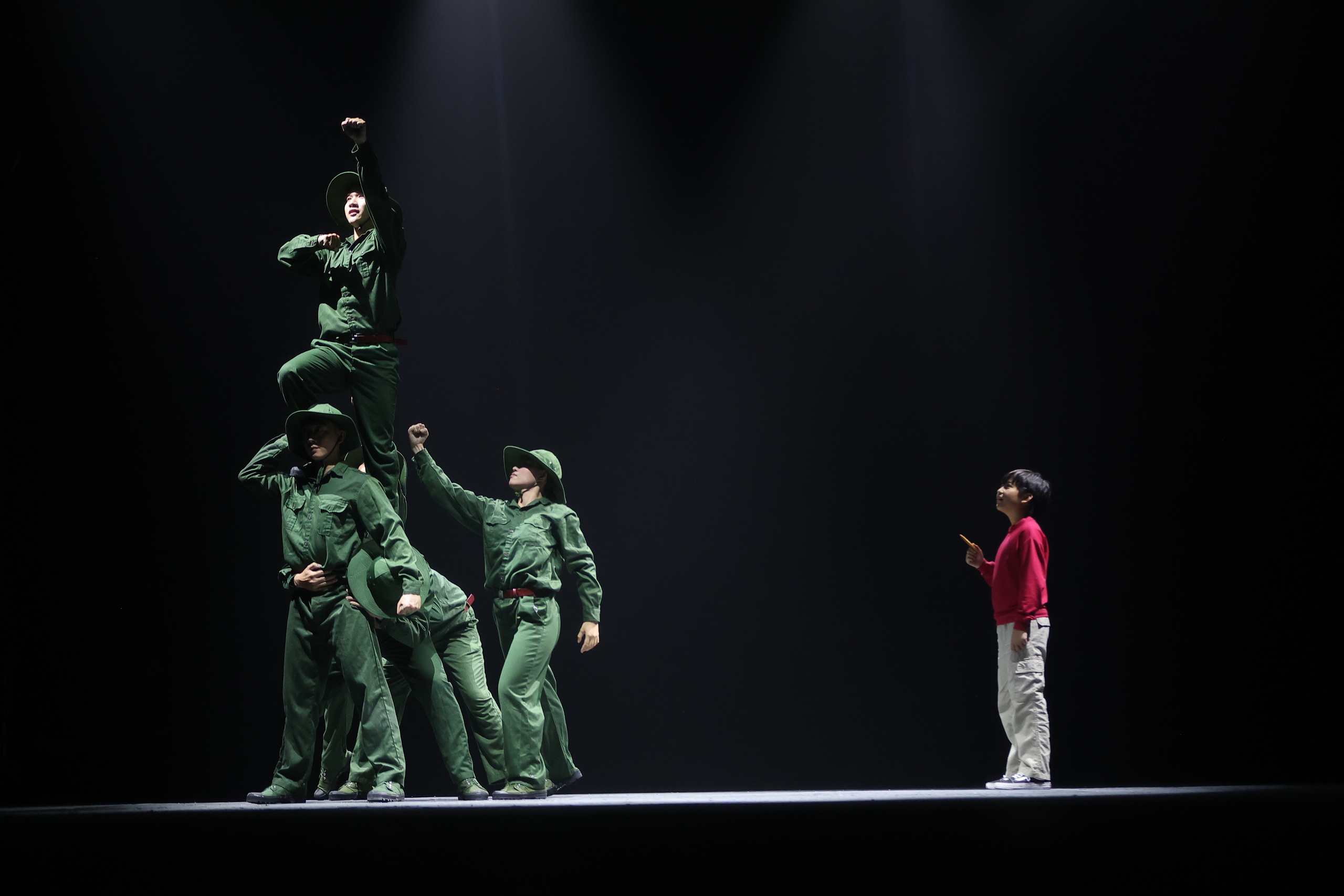 Lam Trường, Hương Tràm, Isaac xuất hiện trong MV mới của nhạc sĩ Nguyễn Hải Phong- Ảnh 1. Lam Trường, Hương Tràm, Isaac xuất hiện trong MV mới của nhạc sĩ Nguyễn Hải Phong- Ảnh 1.