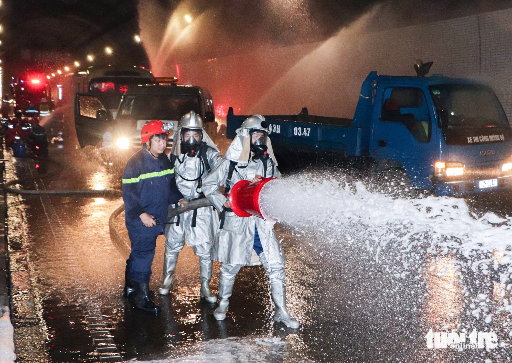 Làm gì khi bị kẹt và cháy lớn trong hầm Hải Vân? 1 Hải Vân - Ảnh 1.