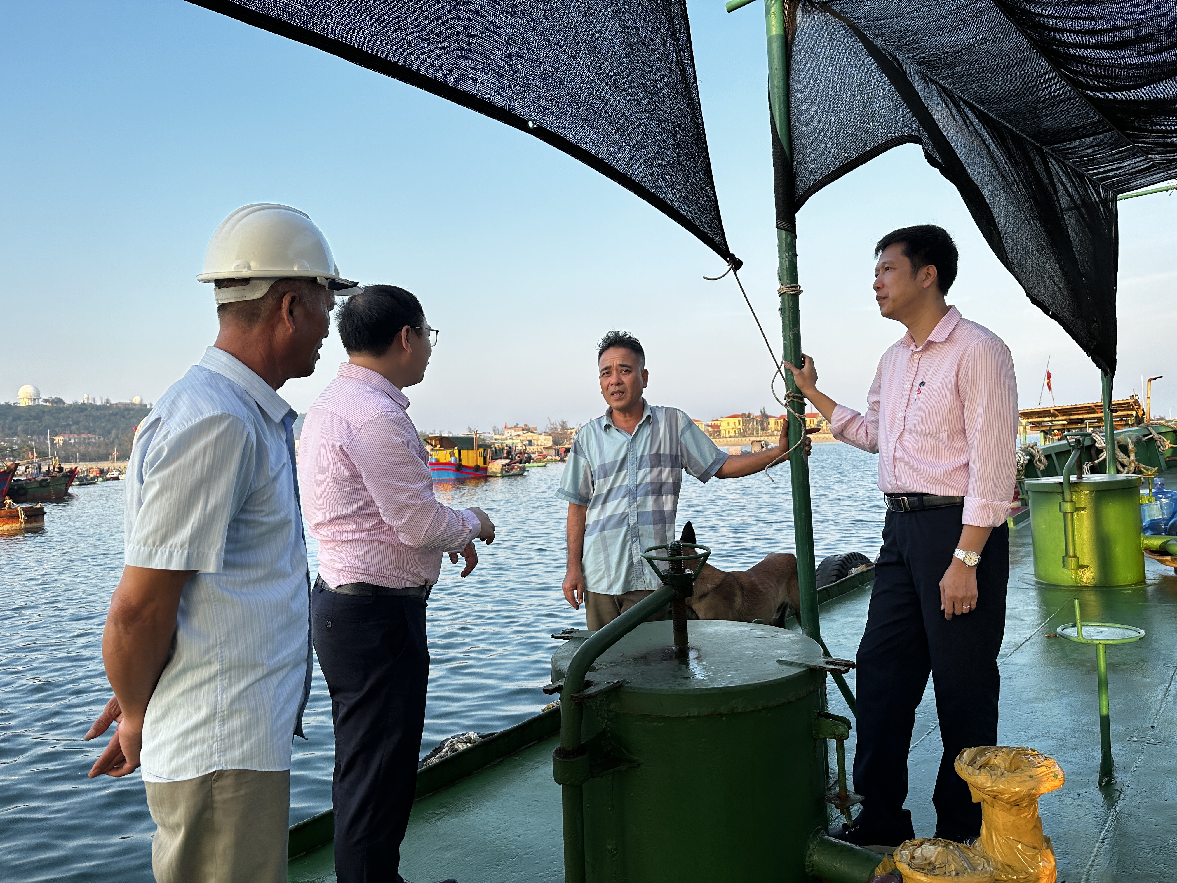 Làm giàu cho đảo tiền tiêu 1 CUỘC THI VIẾT “CHỦ QUYỀN QUỐC GIA BẤT KHẢ XÂM PHẠM”: Làm giàu cho đảo tiền tiêu - Ảnh 1.