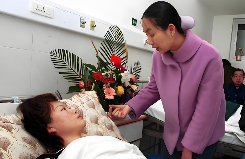 Làm giúp việc 3 năm, bà chủ cho luôn tôi cuốn sổ 500 triệu nhưng khiến tôi 