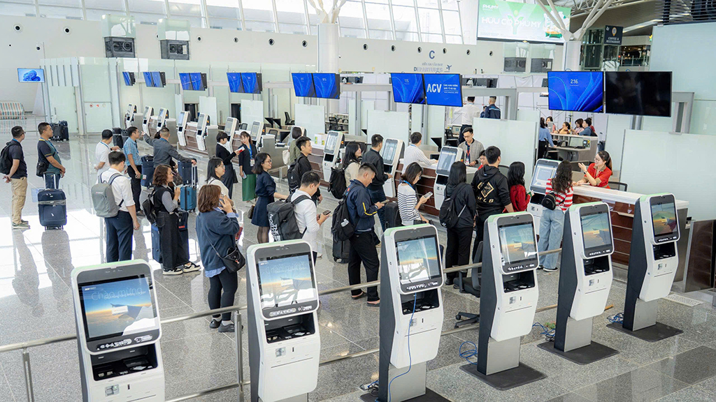 Làm thủ tục bay trong 'một nốt nhạc'- Ảnh 1. Làm thủ tục bay trong 'một nốt nhạc'- Ảnh 1.