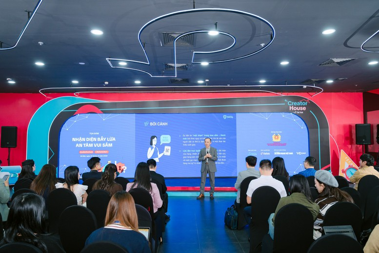 Chống lừa đảo trực tuyến: Lan tỏa thông điệp 'Nhận diện bẫy lừa'- Ảnh 1. Chống lừa đảo trực tuyến: Lan tỏa thông điệp 'Nhận diện bẫy lừa'- Ảnh 1.