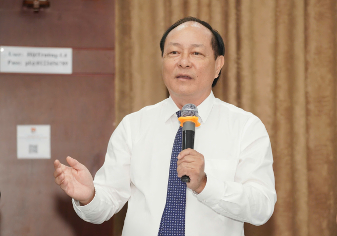 Luật sư Lê Quang Y, Phó chủ nhiệm phụ trách Đoàn Luật sư tỉnh Đồng Nai, nêu ý kiến tại tọa đàm ngày 10/12. Ảnh: Phạm Anh