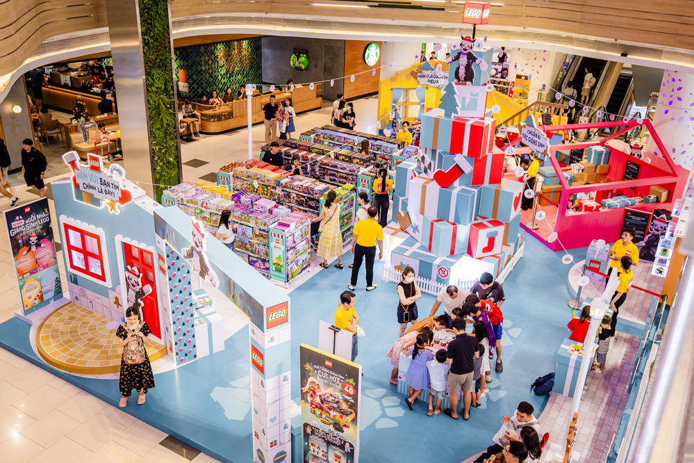 Lego tao khong gian ket noi voi su kien Giang