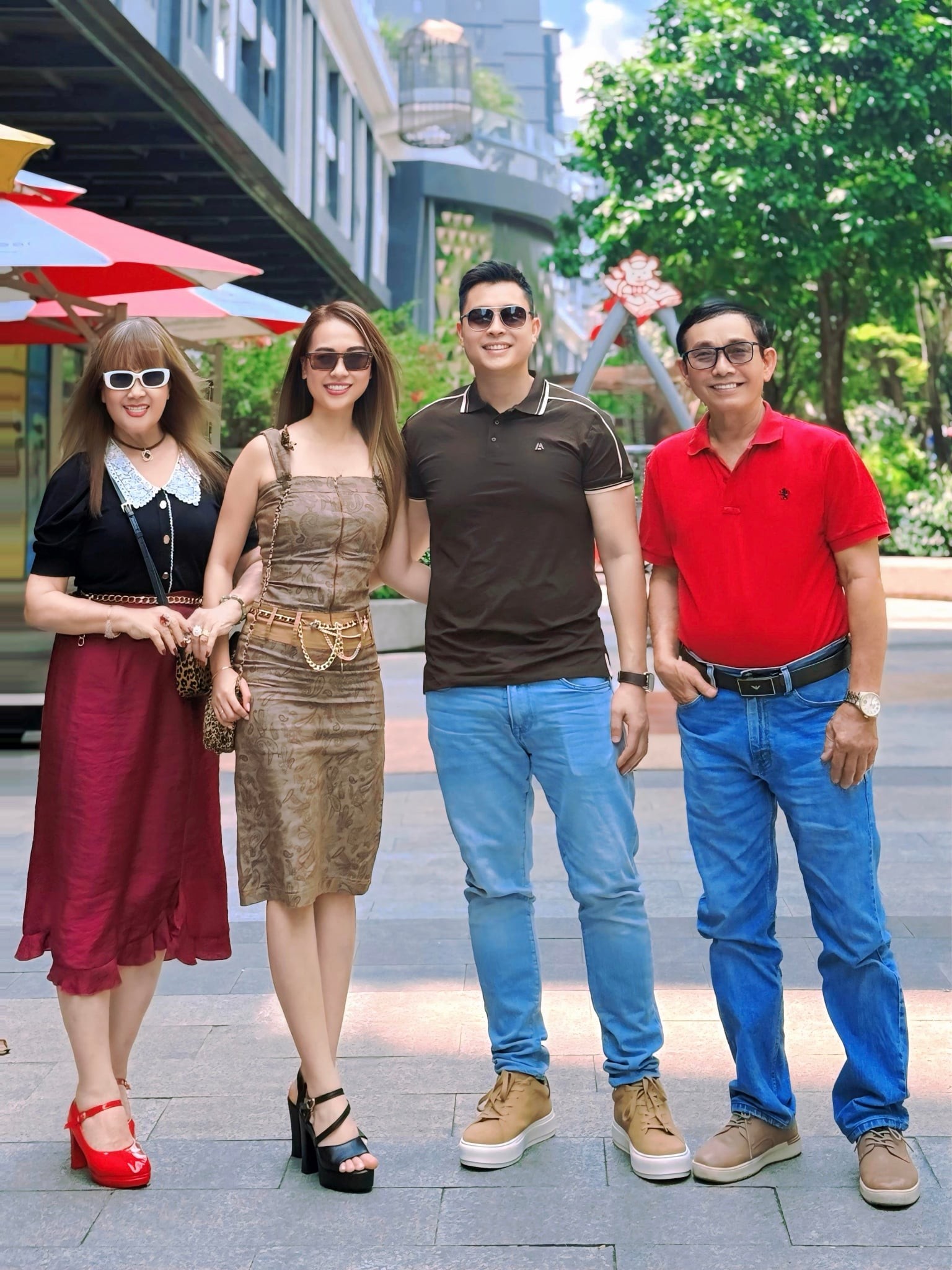 Lina Nguyễn viên mãn hôn nhân cùng chồng và nỗ lực phát triển sự nghiệp tại Mỹ 1 e868d8c6-483e-40a4-a970-43e9b4a635b3-1-1765104879.jpg