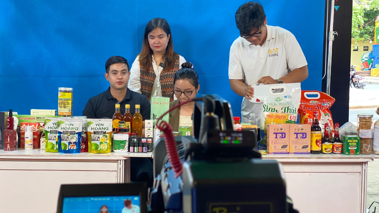 Livestream bán hàng: Không được nói bừa 1 Livestream bán hàng: Không được nói bừa - Ảnh 1.