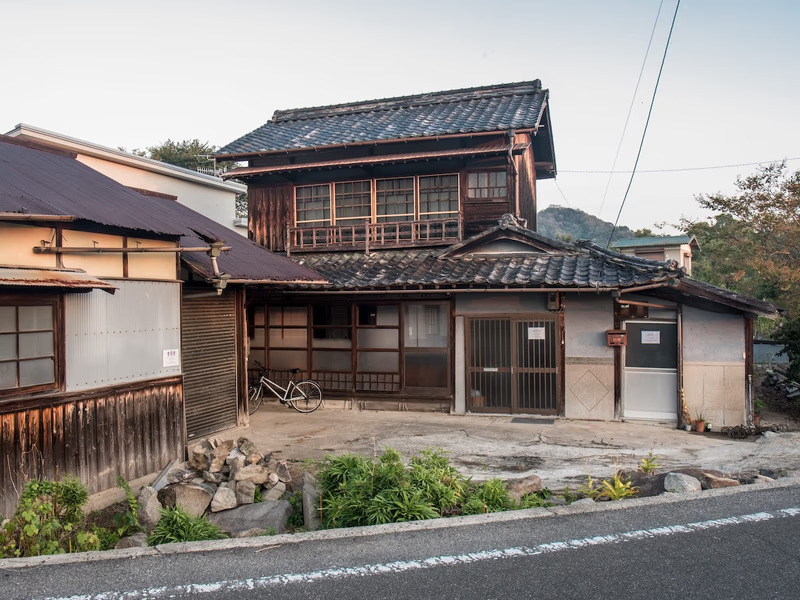 Cặp vợ chồng chi 2 tỷ đồng mua nhà nghỉ hưu ở quê nhưng 1 năm sau đã “quay xe” về thành phố: “Lỗ 800 triệu vẫn thấy nhẹ nhõm”- Ảnh 1. Cặp vợ chồng chi 2 tỷ đồng mua nhà nghỉ hưu ở quê nhưng 1 năm sau đã “quay xe” về thành phố: “Lỗ 800 triệu vẫn thấy nhẹ nhõm”- Ảnh 1.