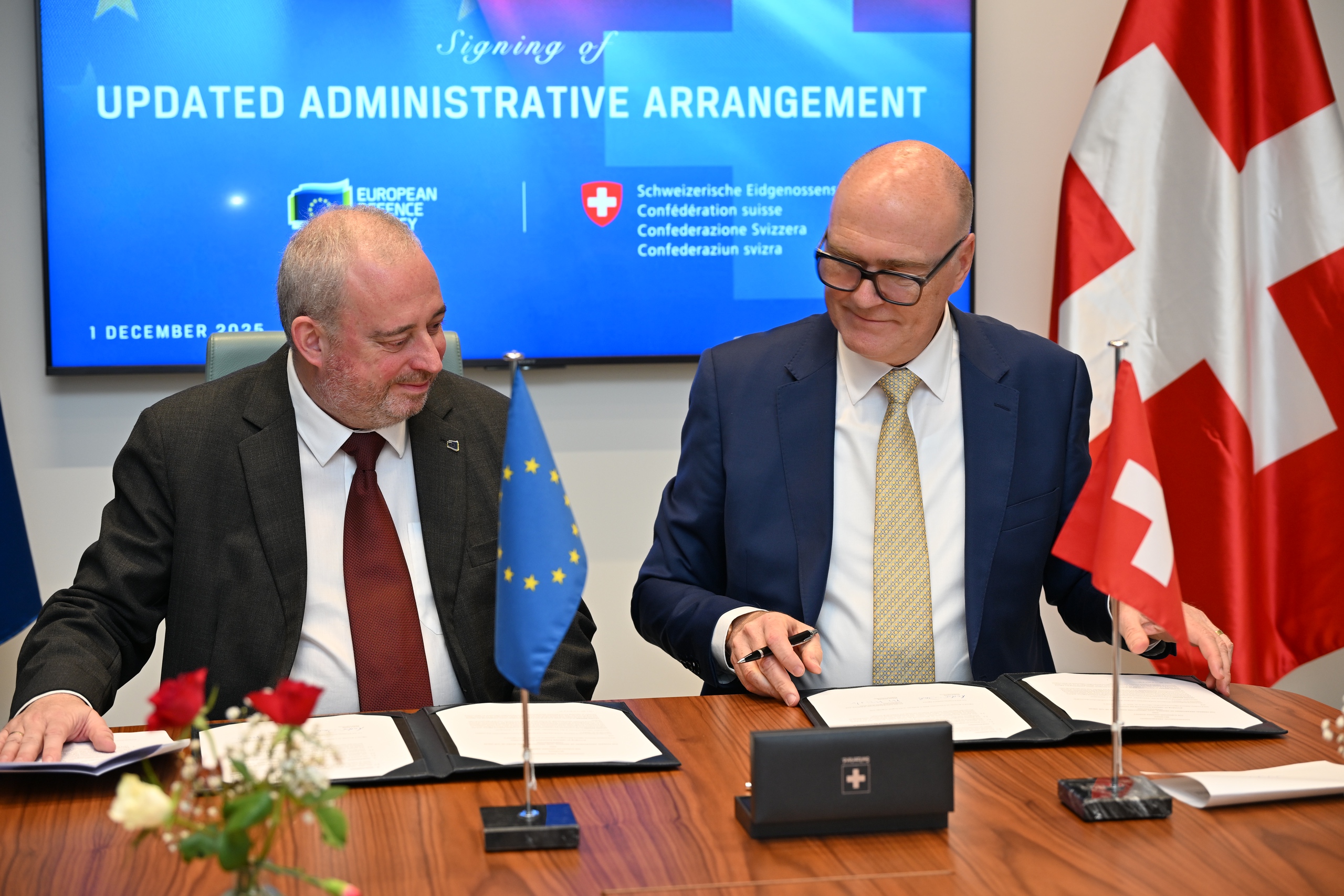 Lo ngại về an ninh, Thụy Sĩ sửa luật xuất khẩu vũ khí - Ảnh 2.