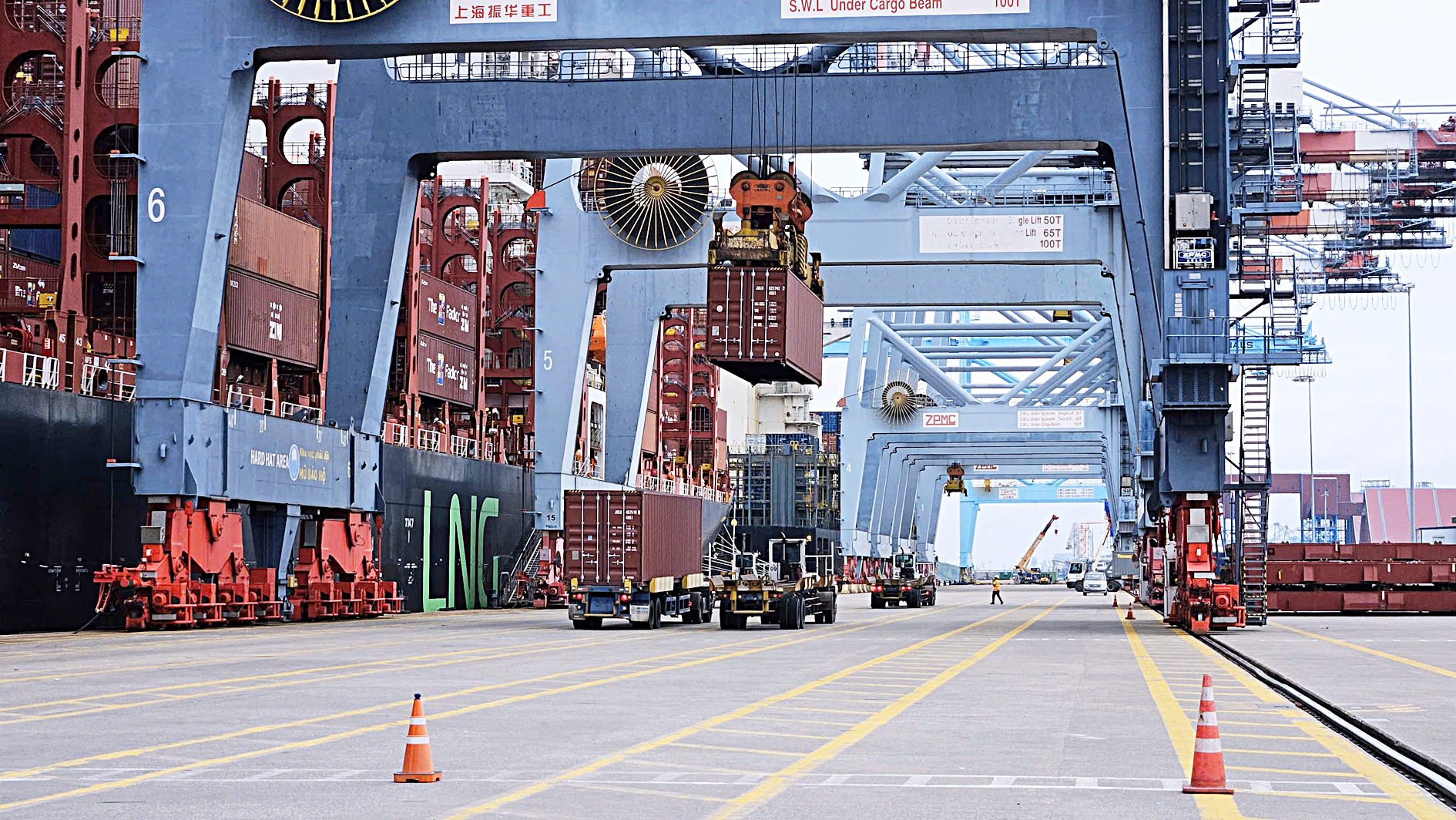 Lo nhập siêu logistics kéo dài, kiến nghị phát triển trung tâm hàng hải quốc tế tại TPHCM - Ảnh 1. logistics - Ảnh 1.