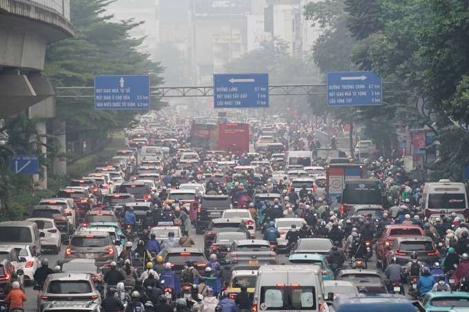 Phương tiện giao thông trên đường Tây Sơn, Hà Nội, tháng 12/2025. Ảnh: Hoàng Giang