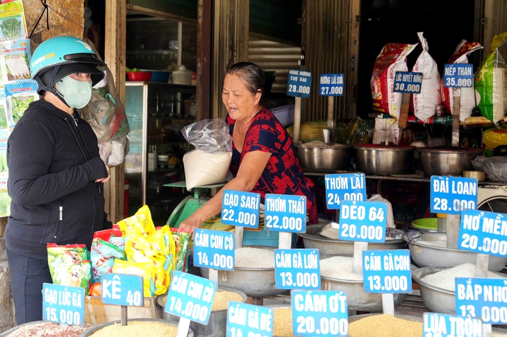 Loạt đại gia sàn chứng khoán dự báo được hưởng lợi khi áp thuế với hộ kinh doanh 1 hộ kinh doanh - Ảnh 1.